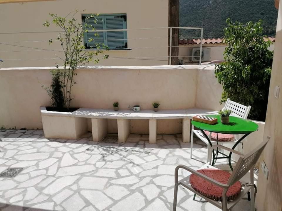 Rodomelo Cute Studio 2 Leonidio Exterior photo
